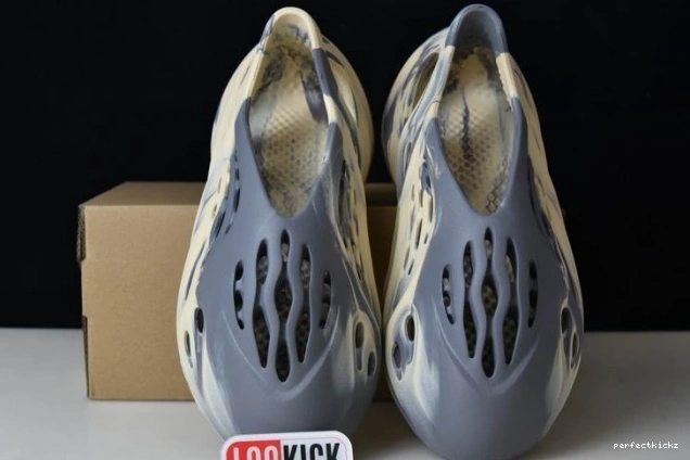 GV7904 Gray Adidas RNNR MXT Yeezy Foam Moon 0814